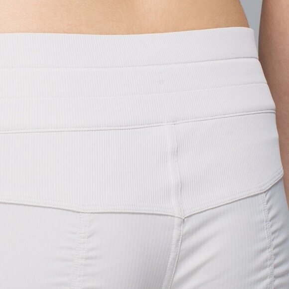 Lululemon Studio Crop *Liner Dune- Lined Athletic Joggers- Size 6 - Picture 6 of 16